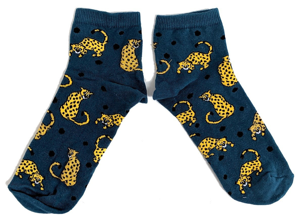 Grüne Socken „A Leap Of Leopards“ für Damen