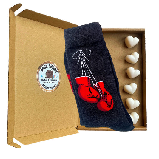 Geschenkset mit roten Feuerwehrmann-Socken und Duftwachs für Herren, Duftauswahl