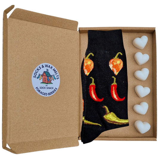 Scotch Bonnet, Fresno & Jalapeño Hot Chili Peppers Mens Black Socks & Wax Melts Gift Set