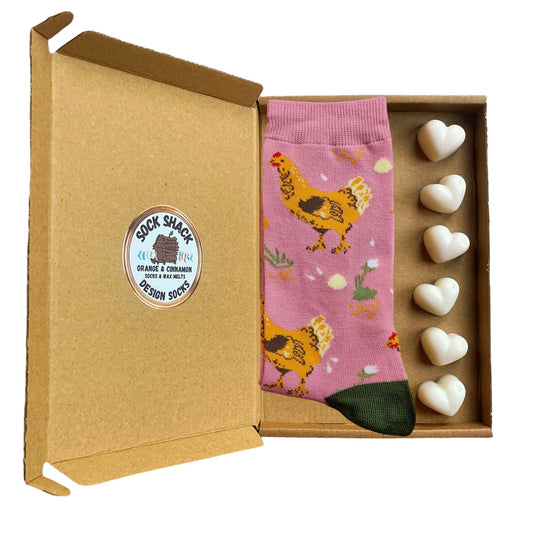 The Chickens And The Eggs Pecking Cock Cockerels Mens Socks & Wax Melts Gift Set