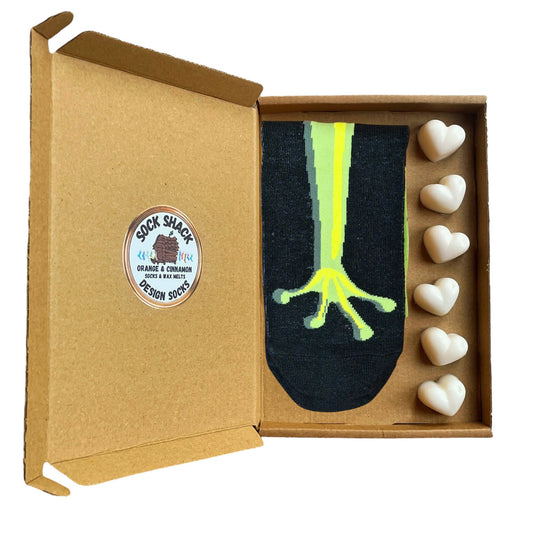 Tree Frog Foot Grip Bold Amphibian Ladies Socks & Wax Melts Gift Set