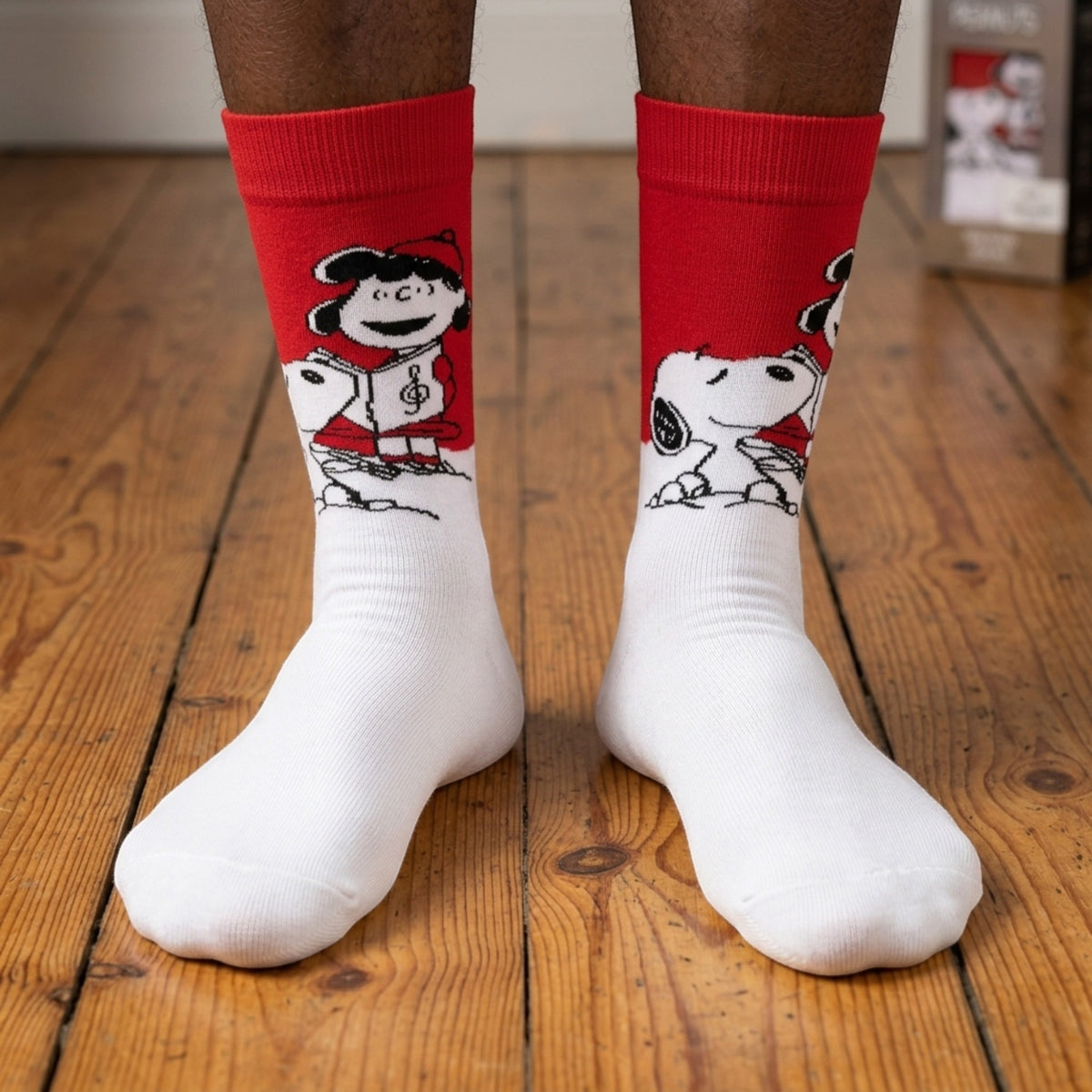 Snoopy & Lucy Christmas Carol Singing Festive Mens Red & White Socks